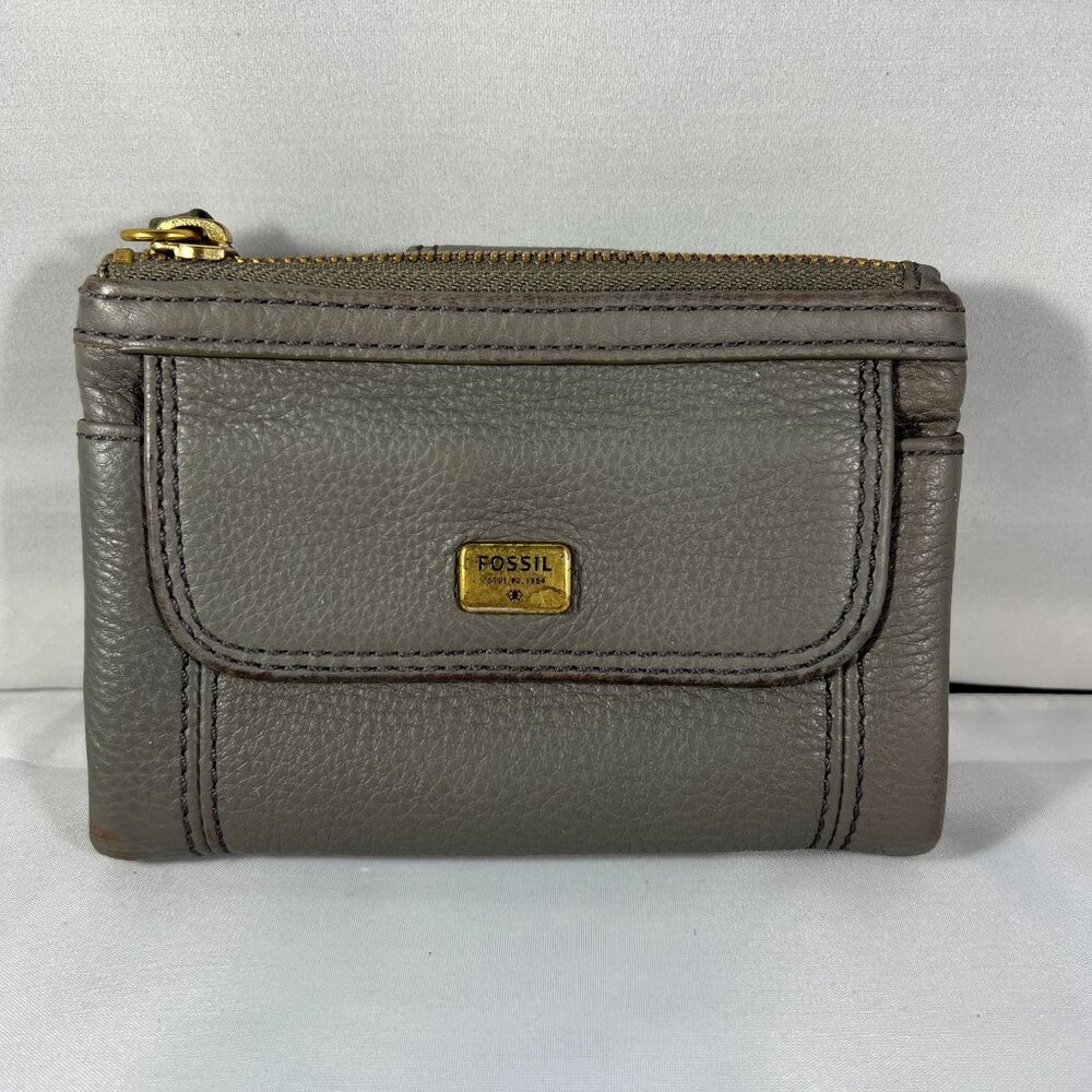Fossil Gray Leather Wallet With Gold Accents & Multiple Card Slots